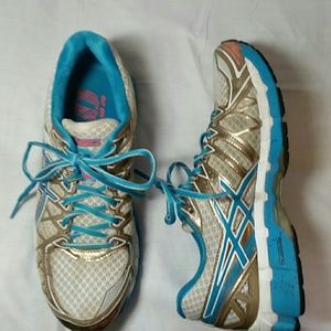 asics duomax runners
